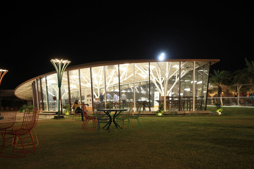 绿意盎然的自然餐厅——印度 Surat Pavilion