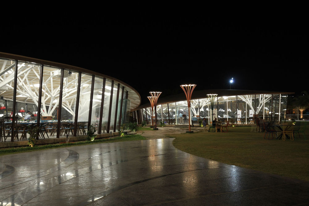 绿意盎然的自然餐厅——印度 Surat Pavilion