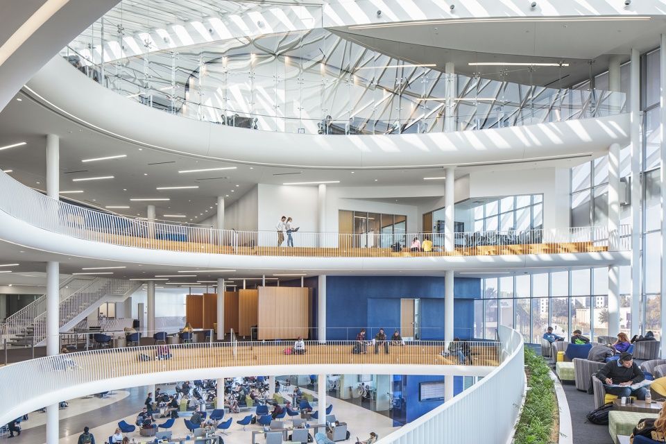 翱翔之翼 | 安柏瑞德航空大学学生会大楼
