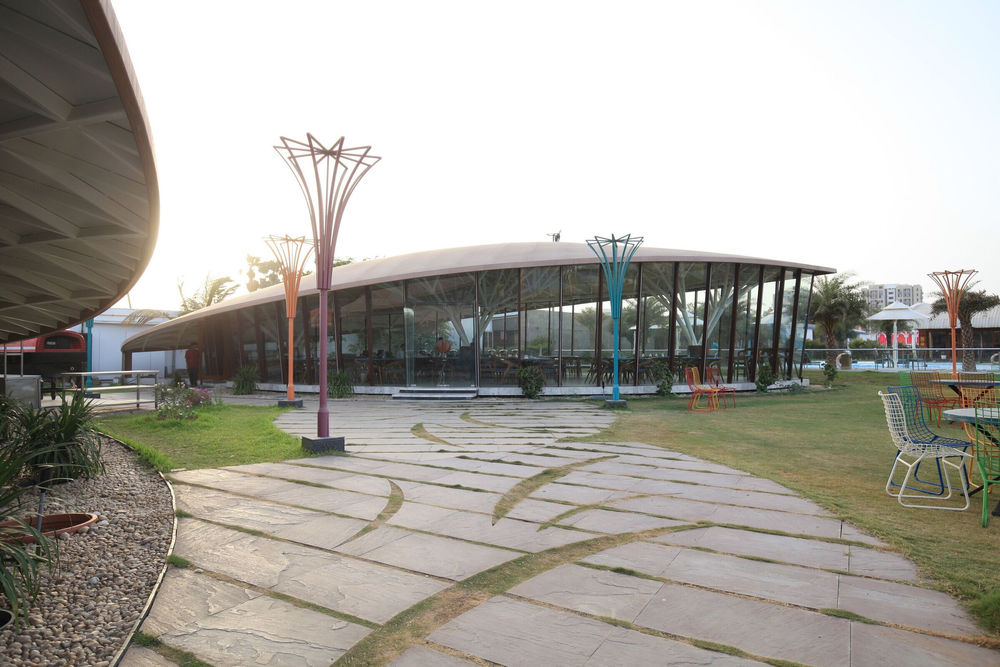 绿意盎然的自然餐厅——印度 Surat Pavilion