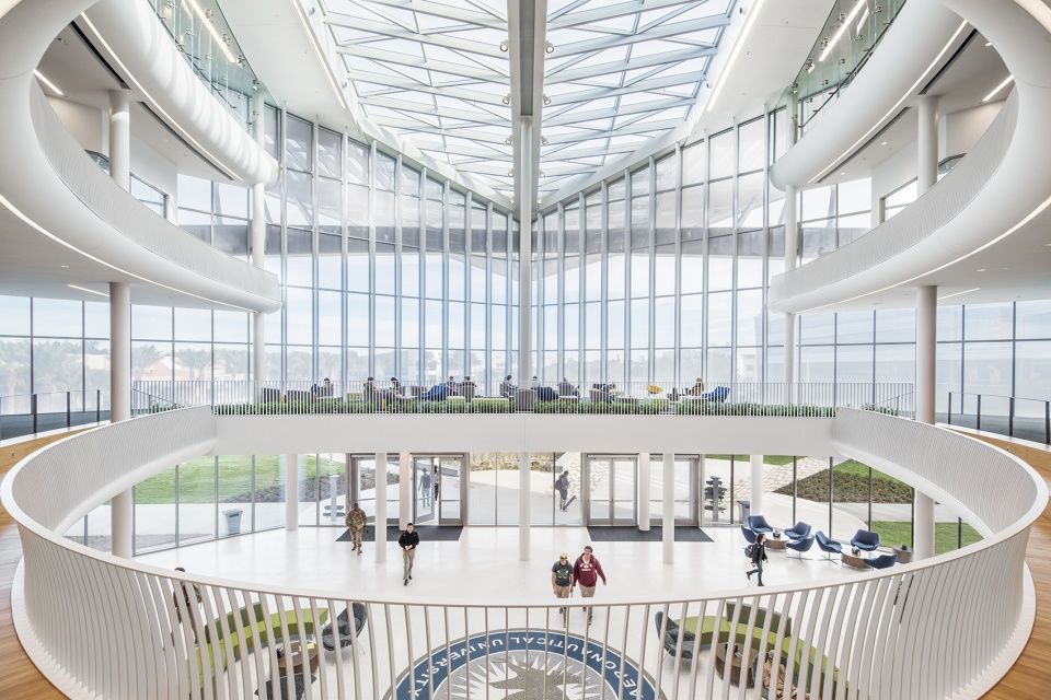翱翔之翼 | 安柏瑞德航空大学学生会大楼