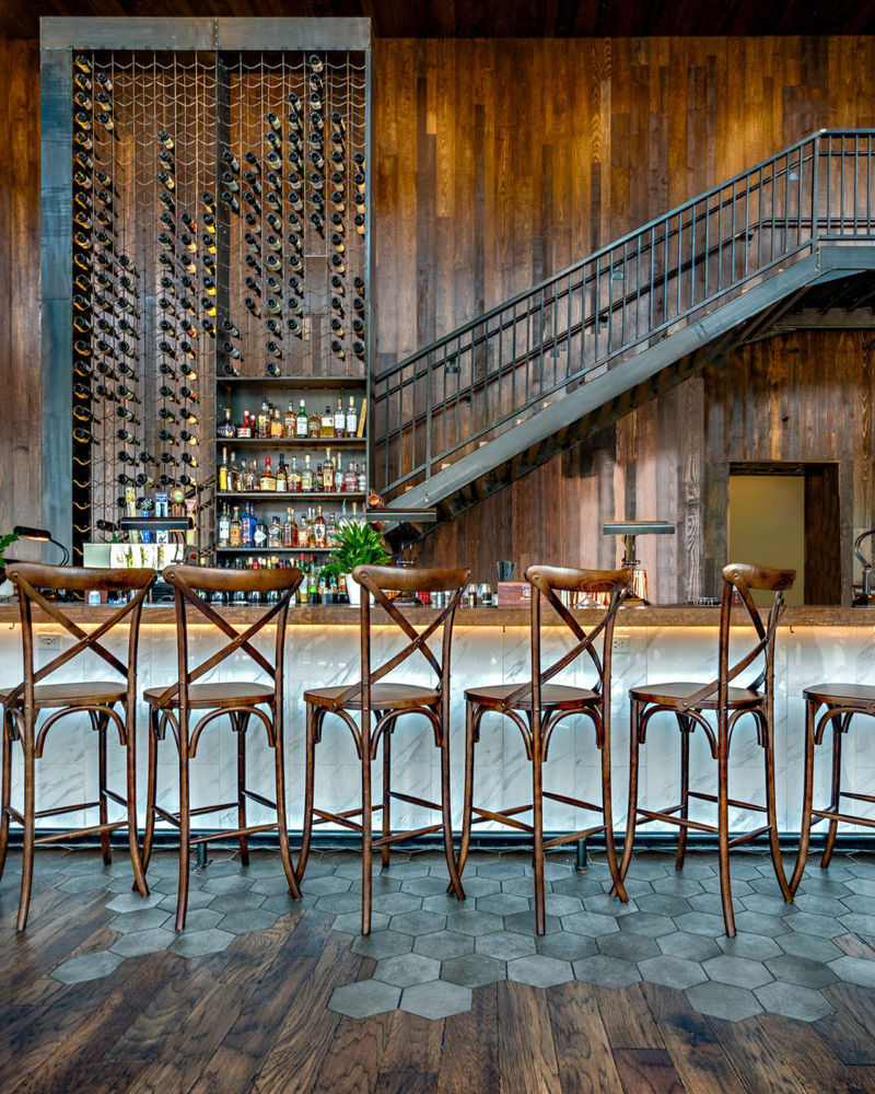 钟表匠建筑++ 设计丨 Louie’s Wine Dive Nashville 西餐厅丨沉浸式酒庄体验