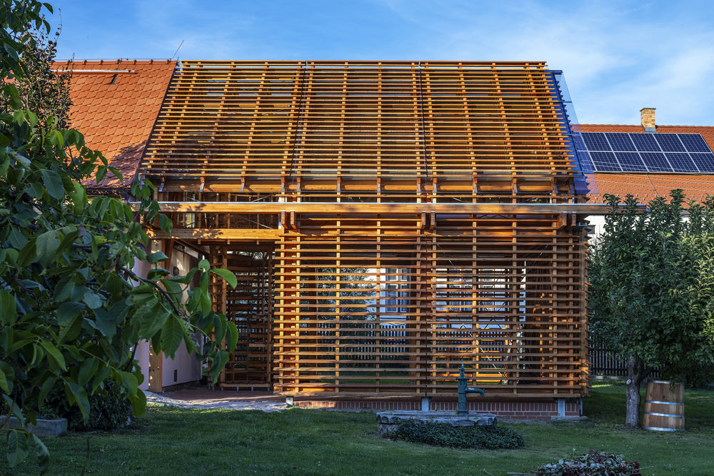 Farmhouse Extension / Hut Architektury Martin Rajnis