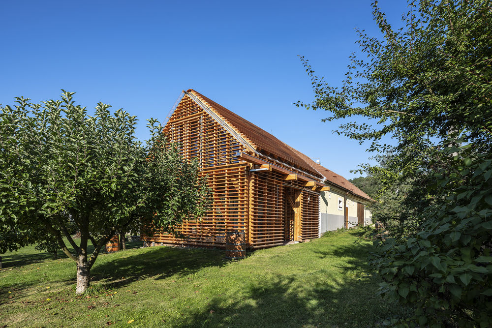 Farmhouse Extension / Hut Architektury Martin Rajnis