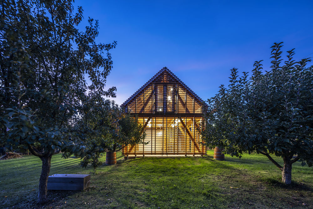 Farmhouse Extension / Hut Architektury Martin Rajnis