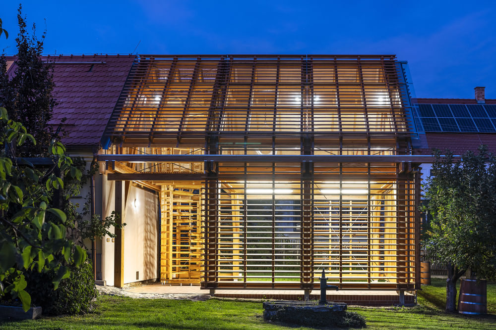 Farmhouse Extension / Hut Architektury Martin Rajnis