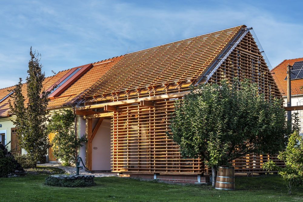 Farmhouse Extension / Hut Architektury Martin Rajnis