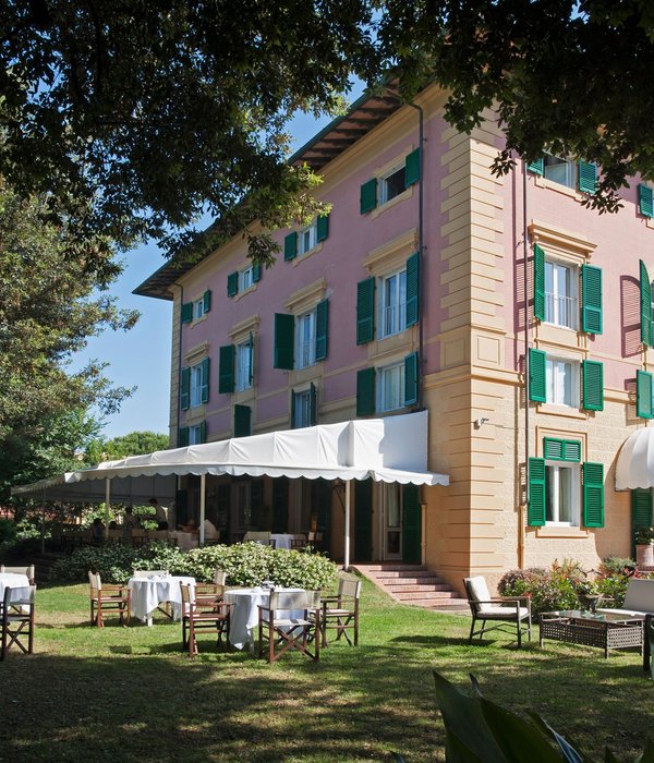 The Enduring Charm of Forte dei Marmi's Iconic Augustus Hotel & Resort