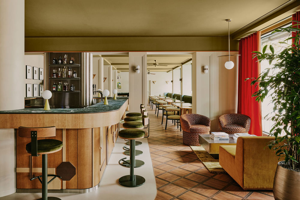 Aparthotel Locke am Platz凭借戏剧风格挖掘苏黎世的现代主义遗产