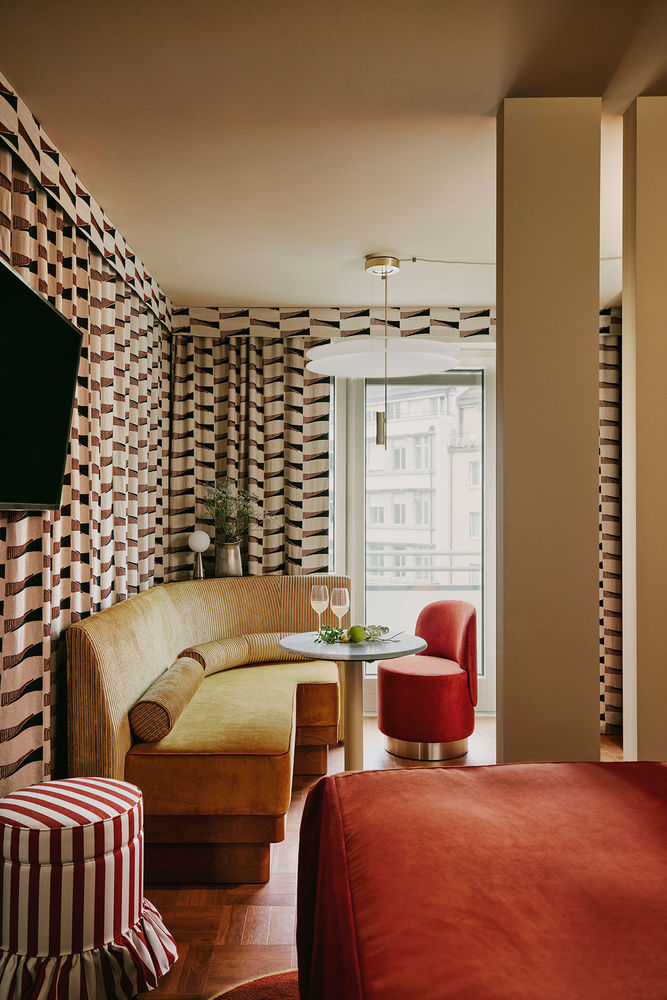 Aparthotel Locke am Platz凭借戏剧风格挖掘苏黎世的现代主义遗产