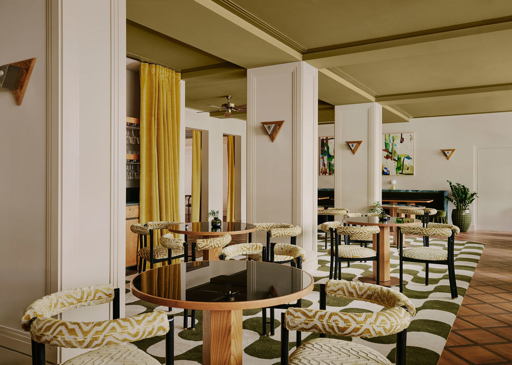 Aparthotel Locke am Platz凭借戏剧风格挖掘苏黎世的现代主义遗产