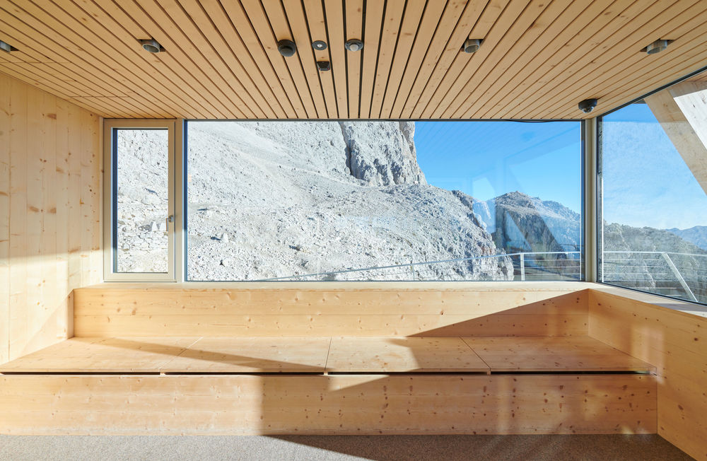 Santnerpass小屋: 意大利白云岩的山区避难所拥护现代建筑