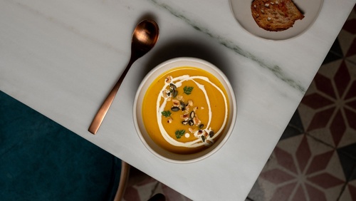 Bon Bon Fait Maison L'atelier: 希腊厨师kriton-minas Poulis庆祝雅典生物模型