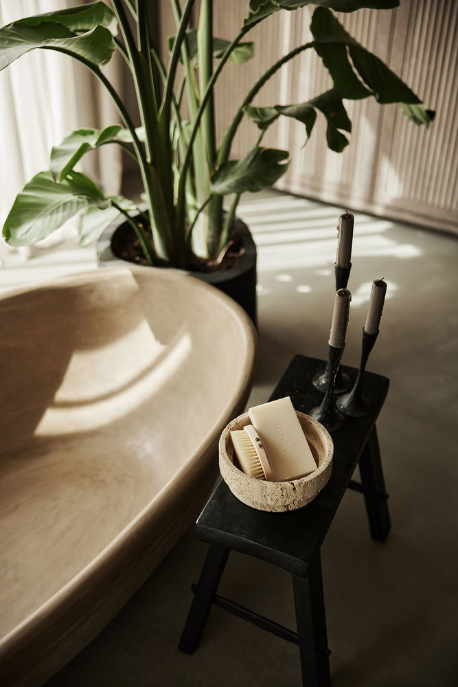 荷兰设计师Bertram Beerbaum将乡村小屋变成了他的梦想家园