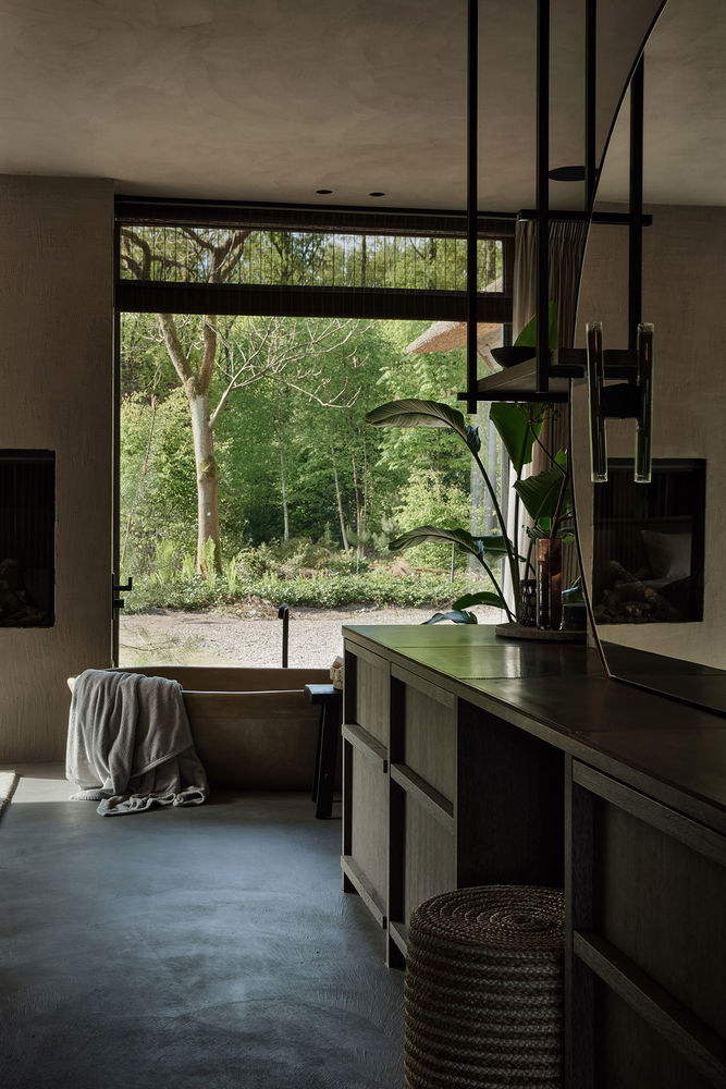 荷兰设计师Bertram Beerbaum将乡村小屋变成了他的梦想家园