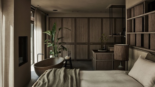 荷兰设计师Bertram Beerbaum将乡村小屋变成了他的梦想家园