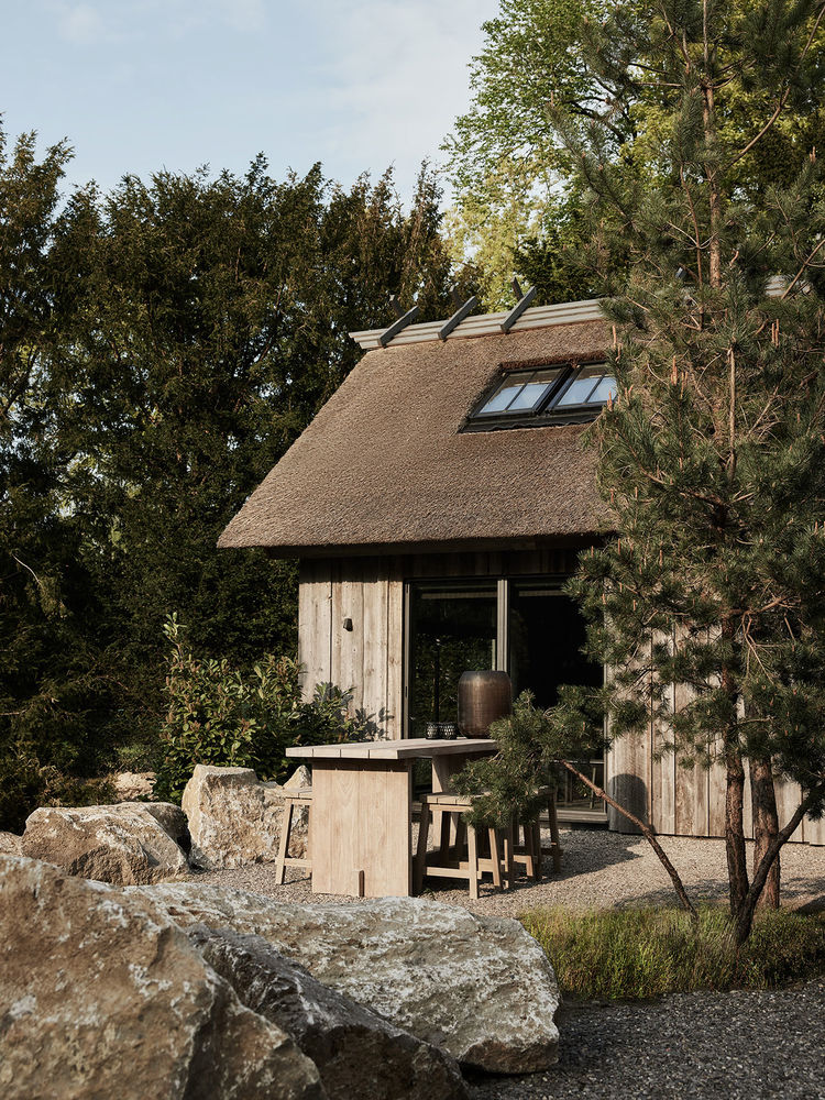 荷兰设计师Bertram Beerbaum将乡村小屋变成了他的梦想家园