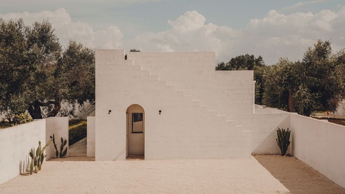 Β orgo Gallana: 安德鲁·特罗特的乡村度假胜地深情地庆祝普利亚的乡土遗产