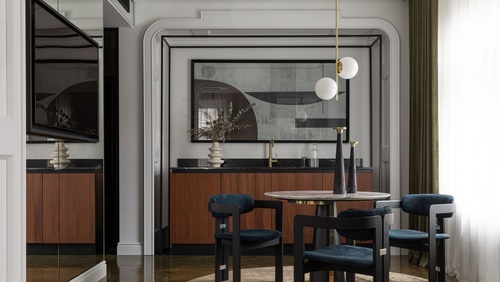 里加的A22酒店融合了新艺术风格，世纪中叶的现代和当代口音，以反映其传奇的历史