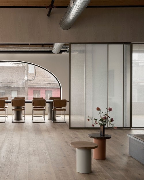 市中心电视制作工作室室内设计，多伦多 / Ashley Botten Desig