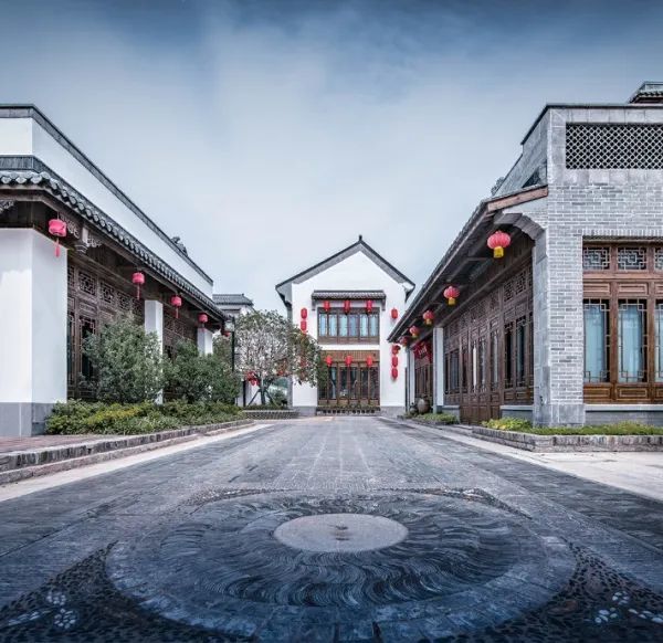蒋坝银杏广场 | 乡土重生的现代实验