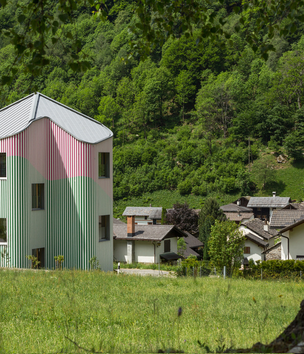 瑞士阿尔卑斯山间的“活雕塑”住宅