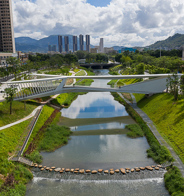 深圳坪山高级中学跨河人行桥 | 传统与现代的融合