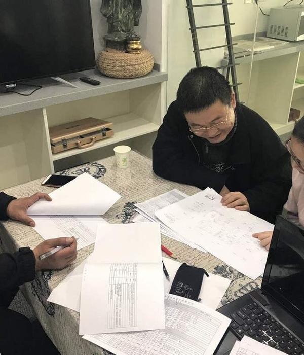 上海筑臻装饰打造明都路现代简约空间