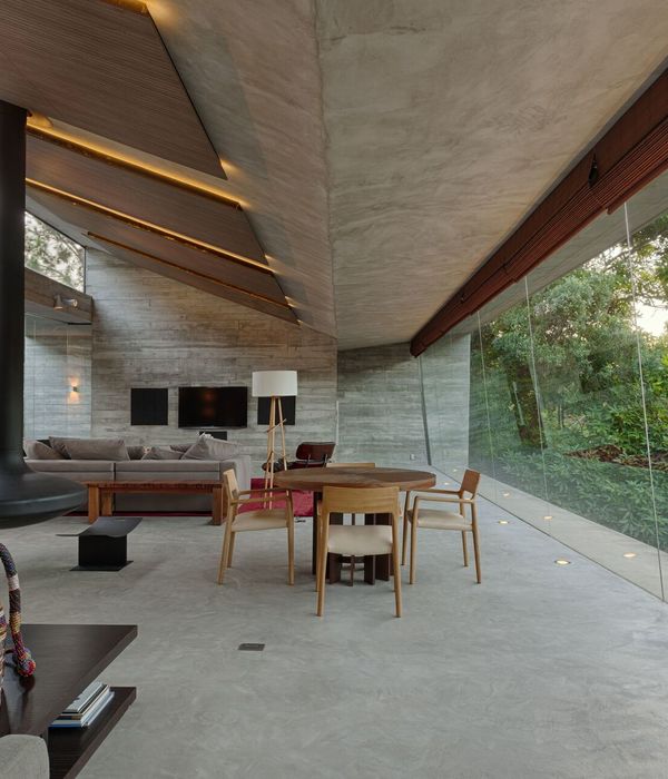 巴西 Humberto Hermeto Arquitetura 打造自然和谐的别墅之作——Casa RM