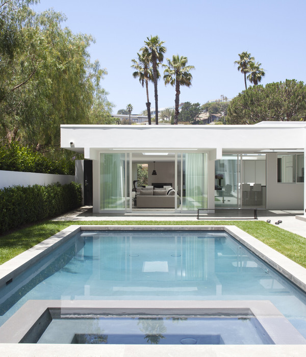 Hollywood Hills Jennifer Post Design