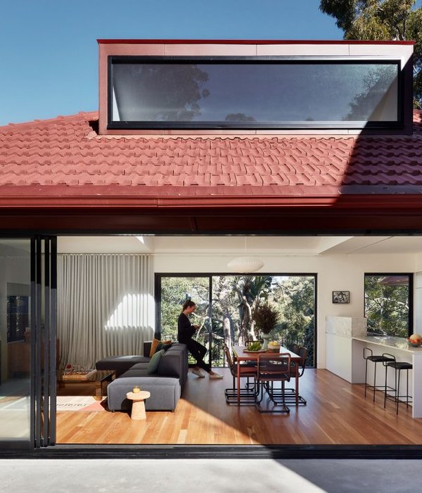 悉尼下北岸 Lane Cove House 现代扩建设计