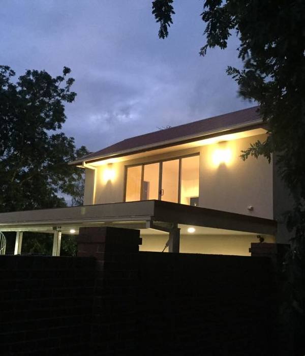 Craig Voltz丨别墅建筑丨Living Area above Garage - Glen Iris