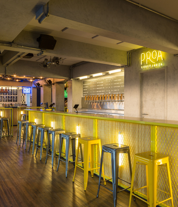 巴西 Proa 啤酒厂 Tapbar 酒吧，工业风混搭温暖木质元素