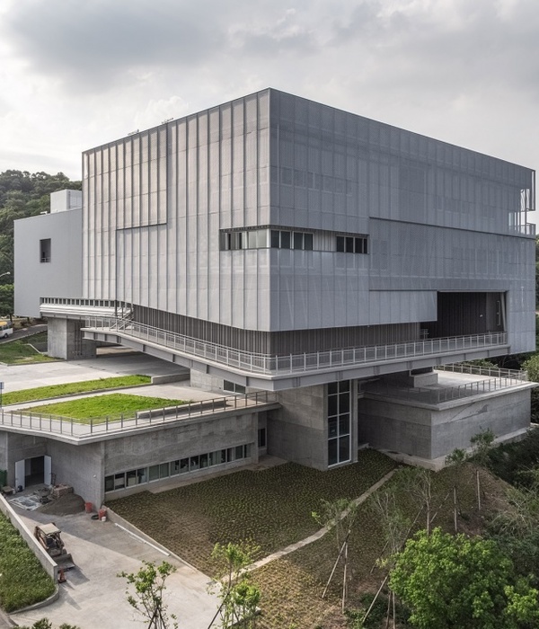 台北艺术大学科技艺术馆 | 漂浮盒子与灰空间