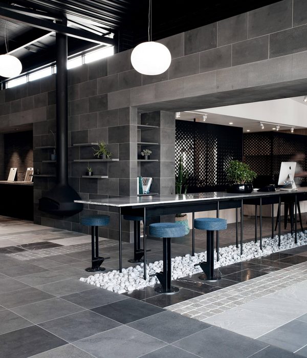 Pavers Plus Showroom Splinter Society