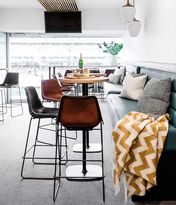 Domain Suite, ANZ Stadium Coco Republic