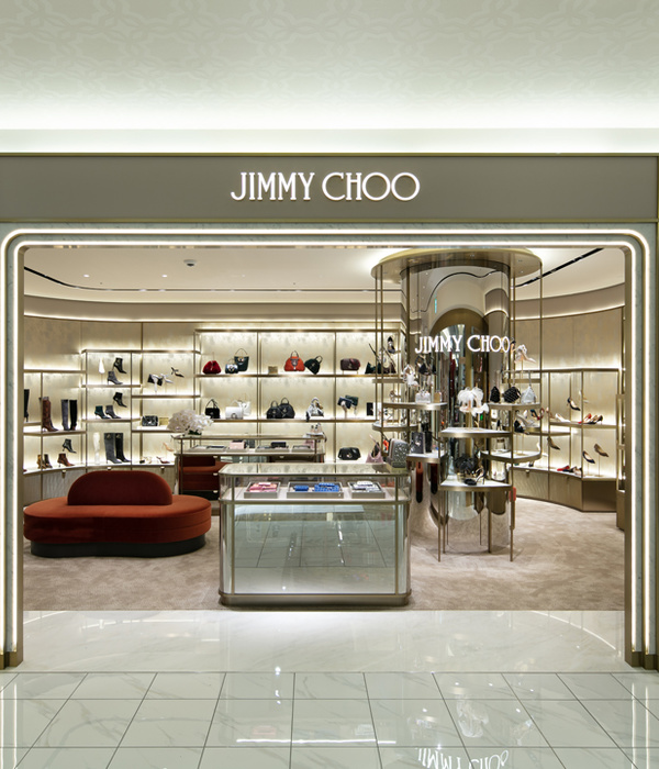 大阪 Daimaru 心斋桥购物中心 Jimmy Choo 店