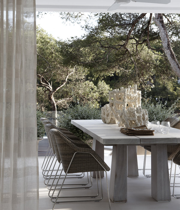 BALEARIC ISLANDS, MALLORCA BEACH HOUSE Fiona Barratt Interiors