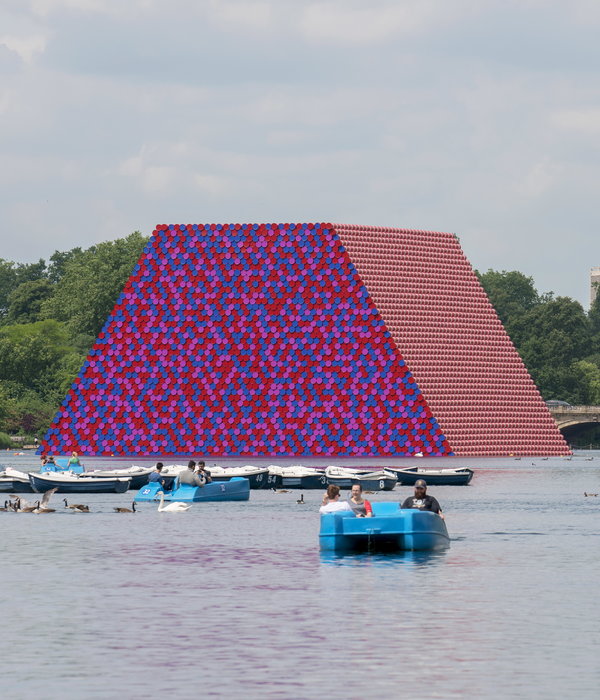 伦敦蛇形画廊 Christo 大型户外雕塑“伦敦 Mastaba”