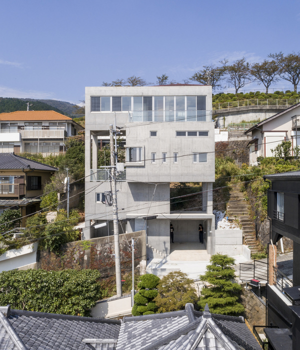 日本 Atami Tower House | 沿海风振动下的混凝土塔楼设计