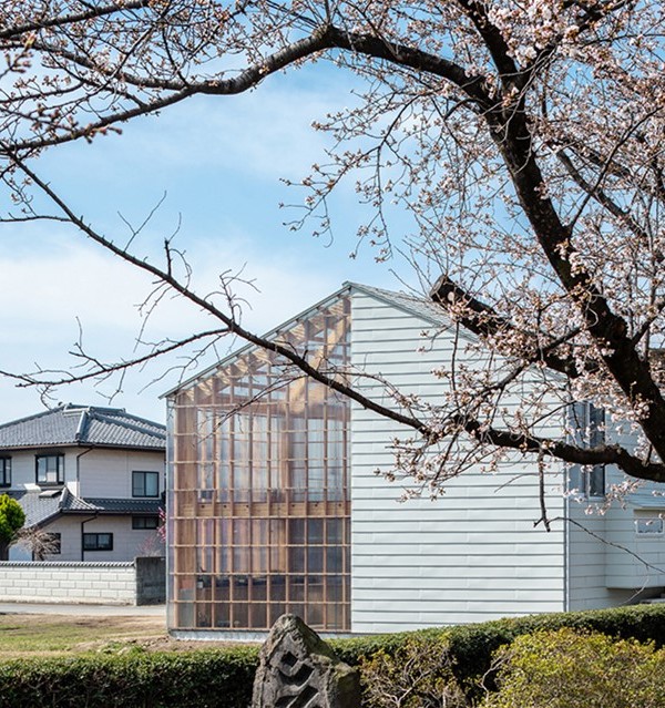 日式木结构住宅 | 紧凑与独立的阳光房设计