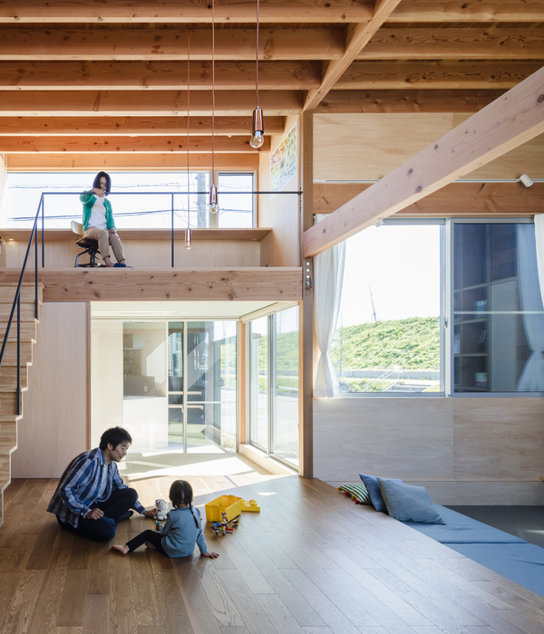 parentheses house / 书架核心的家居空间