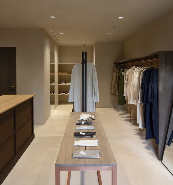 Koyori Architects 打造日本草津市女性服装精选店