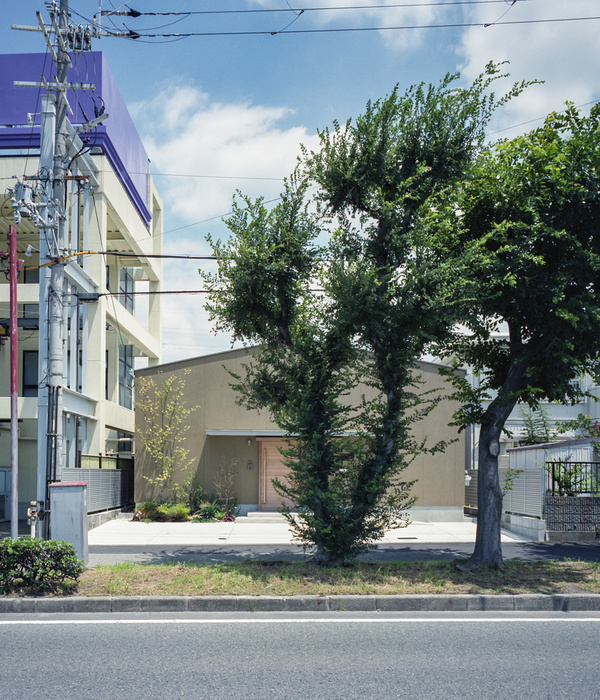 日本 Sakai 住宅 | FujiwaraMuro Architects 打造的城市中的宁静绿洲