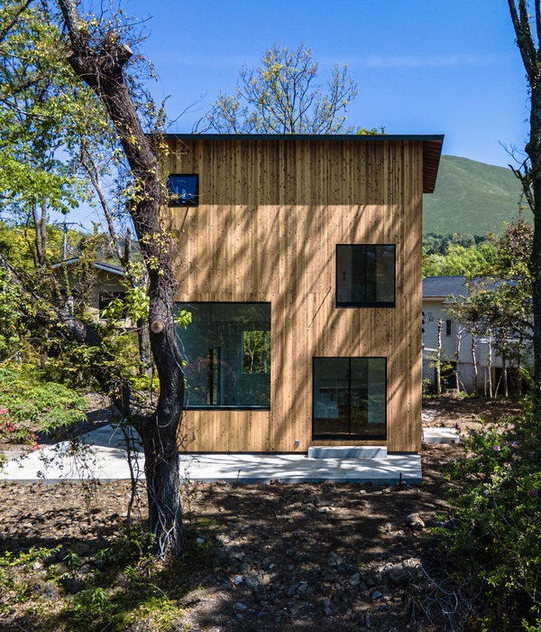 I House in Izu-Kogen | 城市周末度假小屋的别样设计