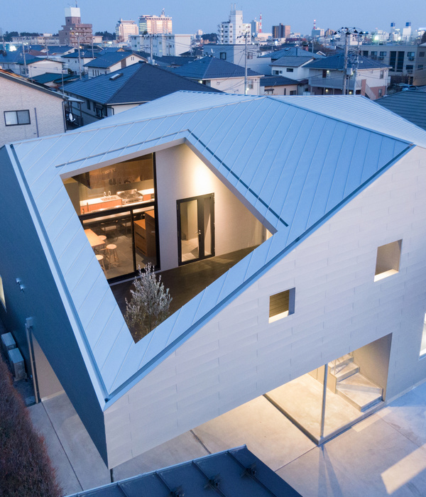 Soeda 和伙伴建筑师打造木质"gable roof"别墅，环保美观