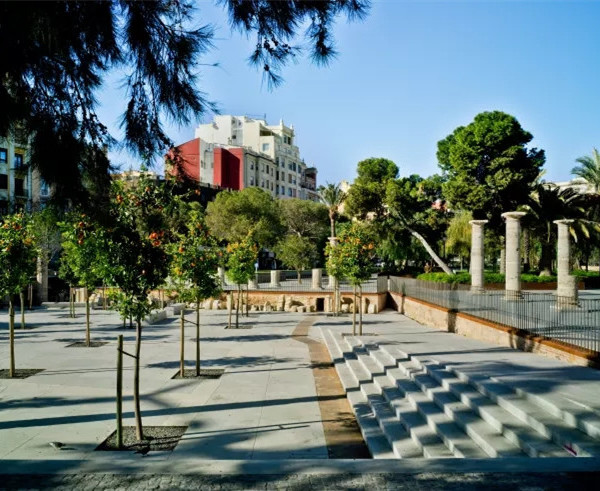 西班牙 Jardines 医院花园 | 历史与现代的绿色融合