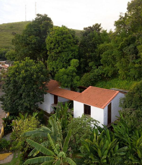 巴西 São José do Barreiro 小城绿意住宅