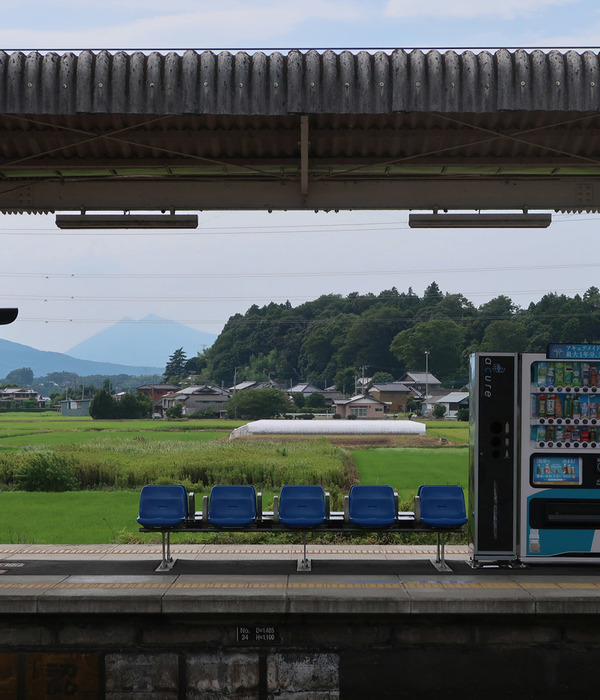 对角线构筑的架空住宅，日本