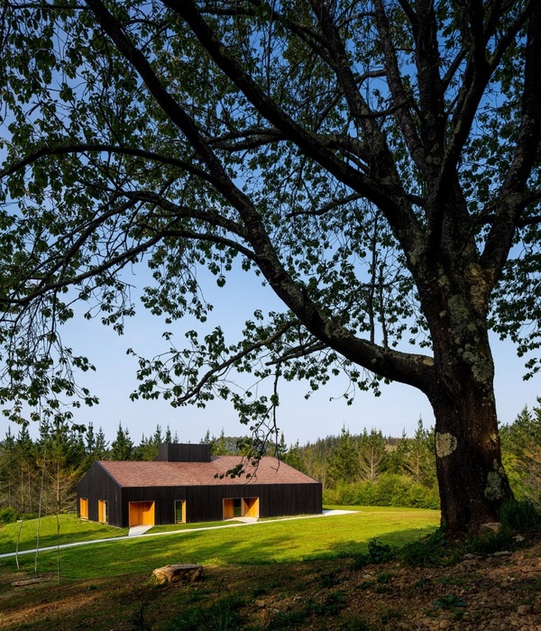 西班牙 BABELstudio 和 Bonadona Arquitectura 打造农舍风格度假住宅与餐厅